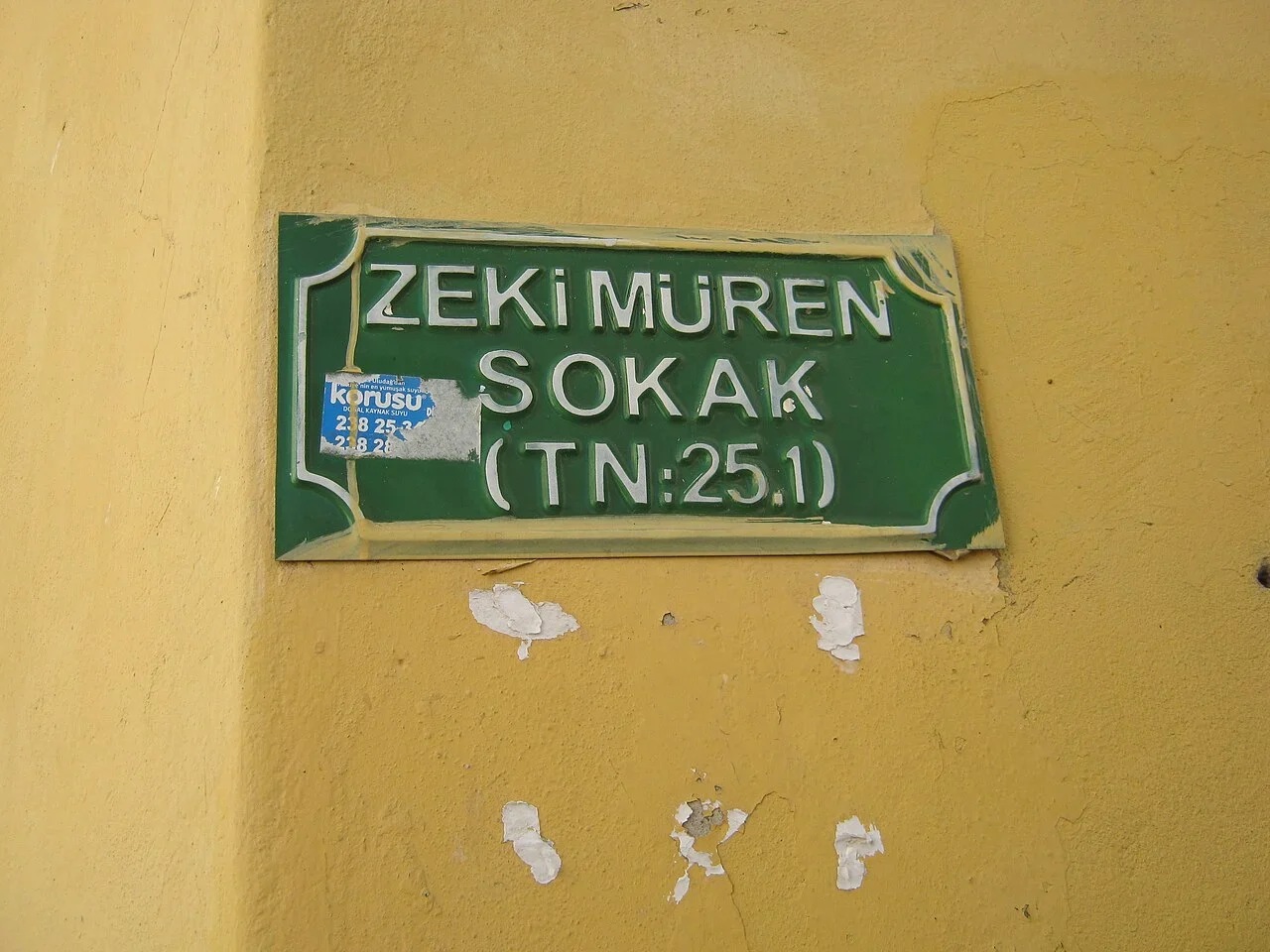 布爾薩：「ZEKİ MÜREN SOKAK」是澤基・穆倫街；下方T.N:25.1保留原樣，不推定為門號。